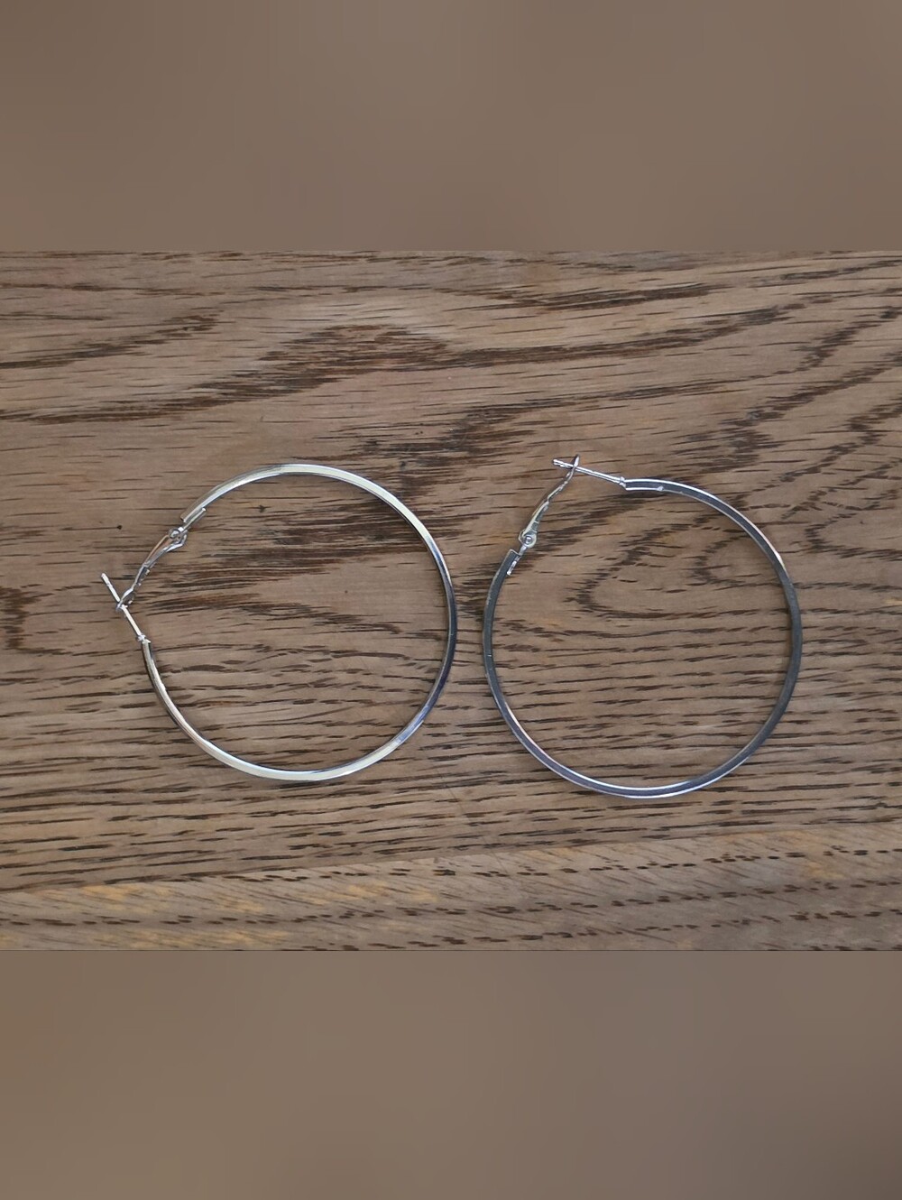 Classic Large Silver-tone Hoop Earrings Feature A Sleek Polished Wire BNIB